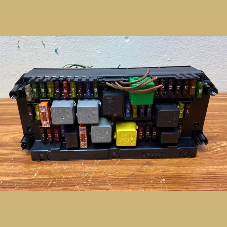 2010-16 Mercedes E-Class Front Sam Control Fuse Box Module A2129008307 W212 W204