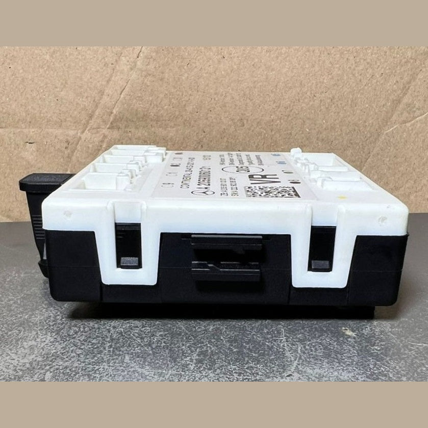 Mercedes-Benz W205 C-Class Front Right Side Door Control Module A205 9006013 OEM