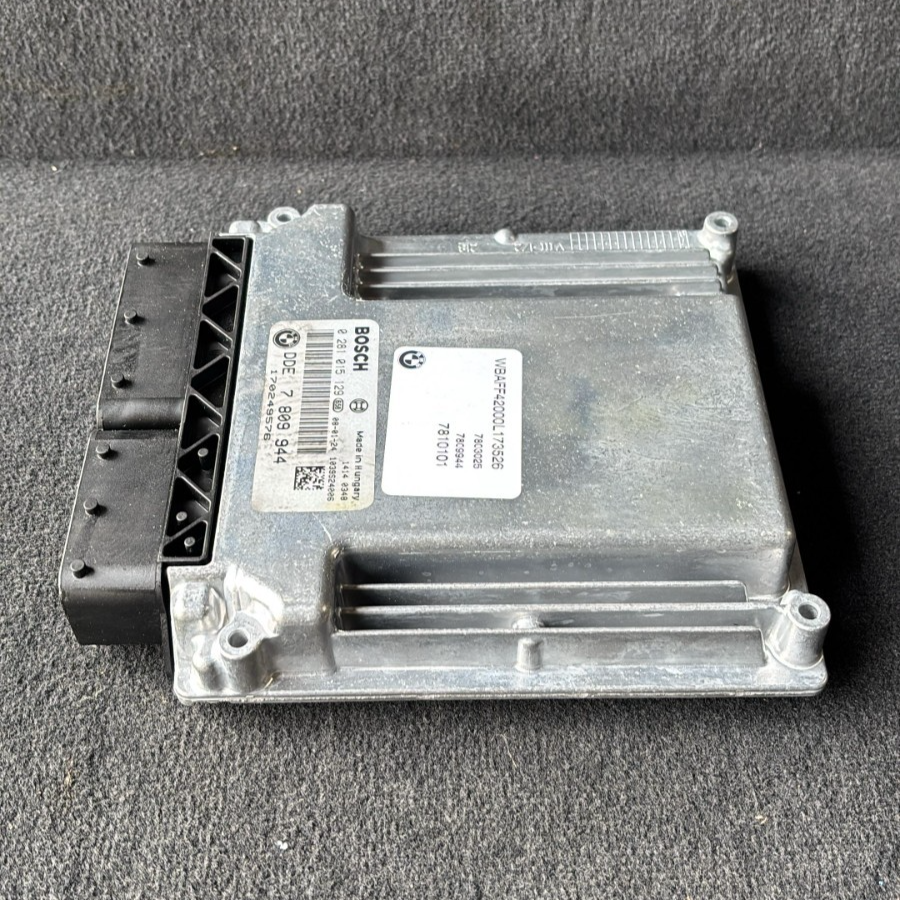 BMW X5 E70 E60 3.0L M57 ENGINE CONTROL UNIT MODULE DDE ECU  SET - 7809944