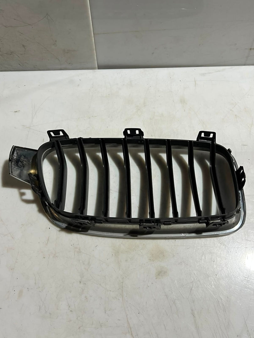 BMW 3 Series F80 F30 F31 F32 F35 Left Chrome BUMPER Kidney Grille 7295441 OEM