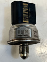 Load image into Gallery viewer, BMW 1 3 5 6 7 Series, X5, X6, Z4 Fuel Rail Pressure Sensor 7537319 OEM