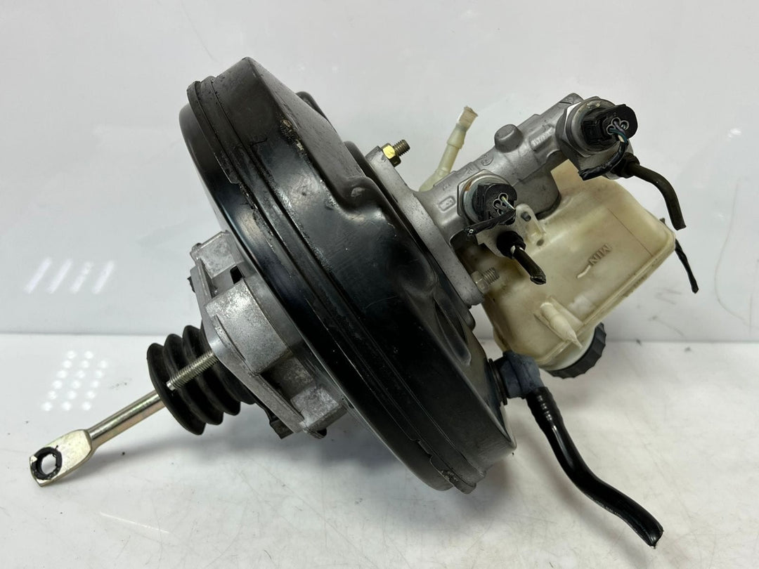 2003-2008 BMW Z4 E85 3.0 Brake Master Cylinder Servo 6757273 OEM