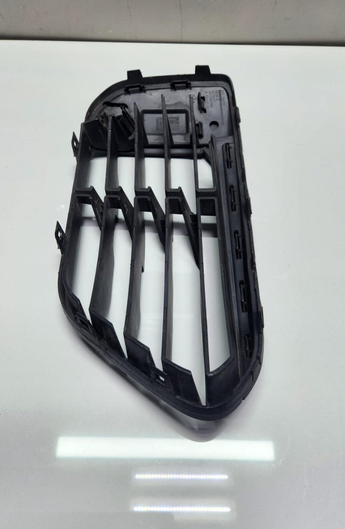 2016-2019 BMW X1 Front Bumper Lower Grille Left 7354777 X1 F48 F49 OEM