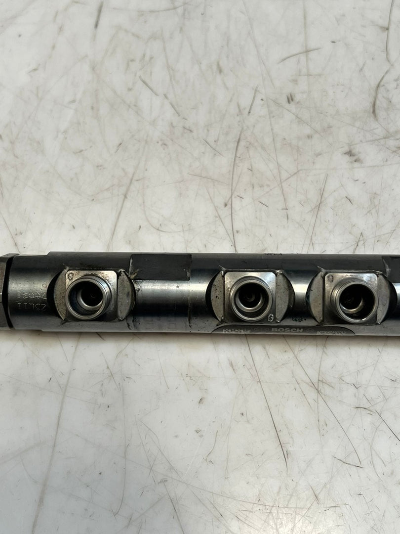 BMW 3 Series F30 F31 F35 320d 328d DIESEL Fuel Injection Rail 7800601 OEM