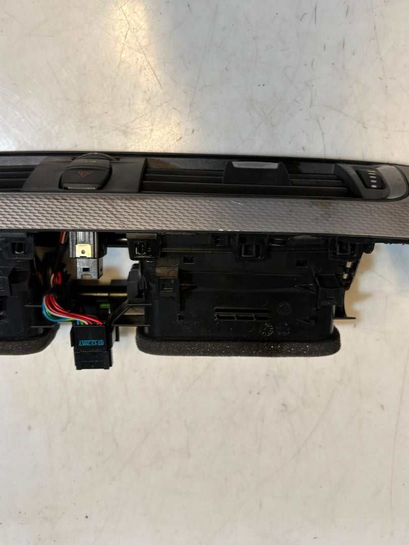 2015-2018 BMW 320i F30 3 Series Center Dashboard Air Vent 9347436 OEM