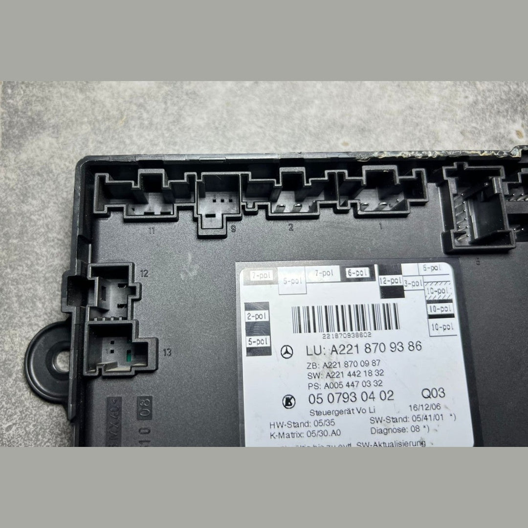 07-13 Mercedes W221 S-Class Front left Side Door Control Module A221 8709386 OEM