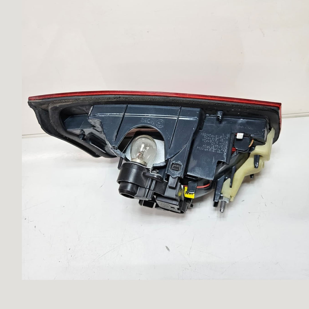 7372794-2012-2016 BMW  3 Series F30 F31 328i Rear Right trunk lid Taillight OEM