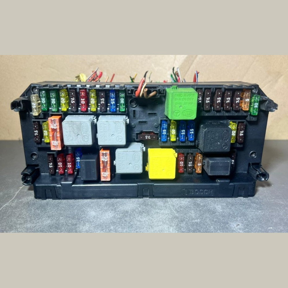 10-16 Mercedes-Benz W212 W204 Front SAM Module Relay Fuse Box A212 9003414 OEM
