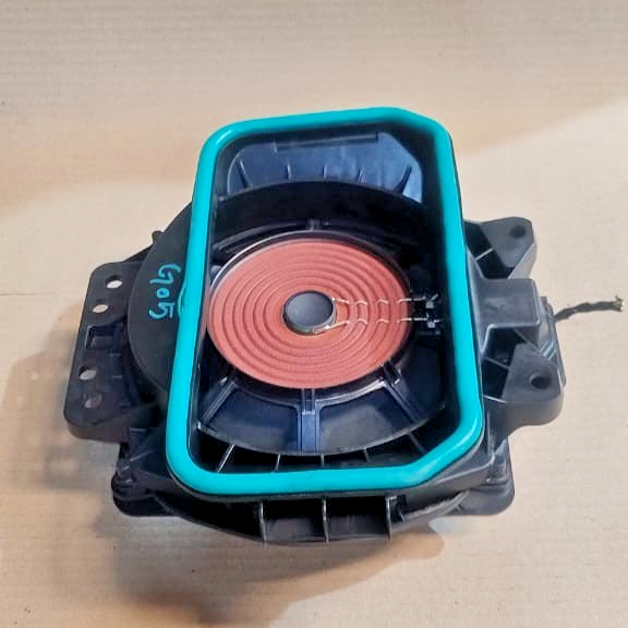 BMW X5 G05 HIFI FRONT RIGHT SUBWOOFER SPEAKER 6513-2622515 OEM