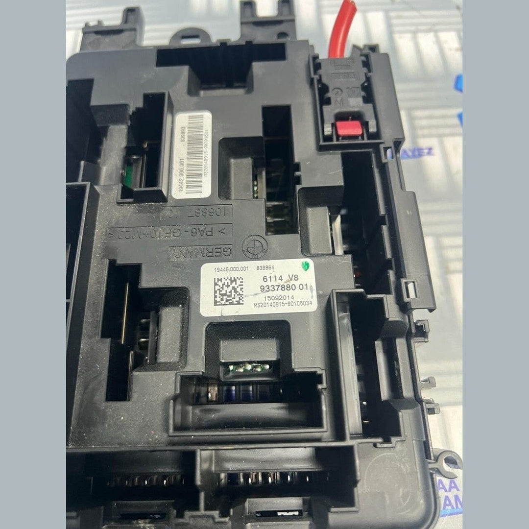 BMW  Power Distribution Junction Fuse Box 9337880