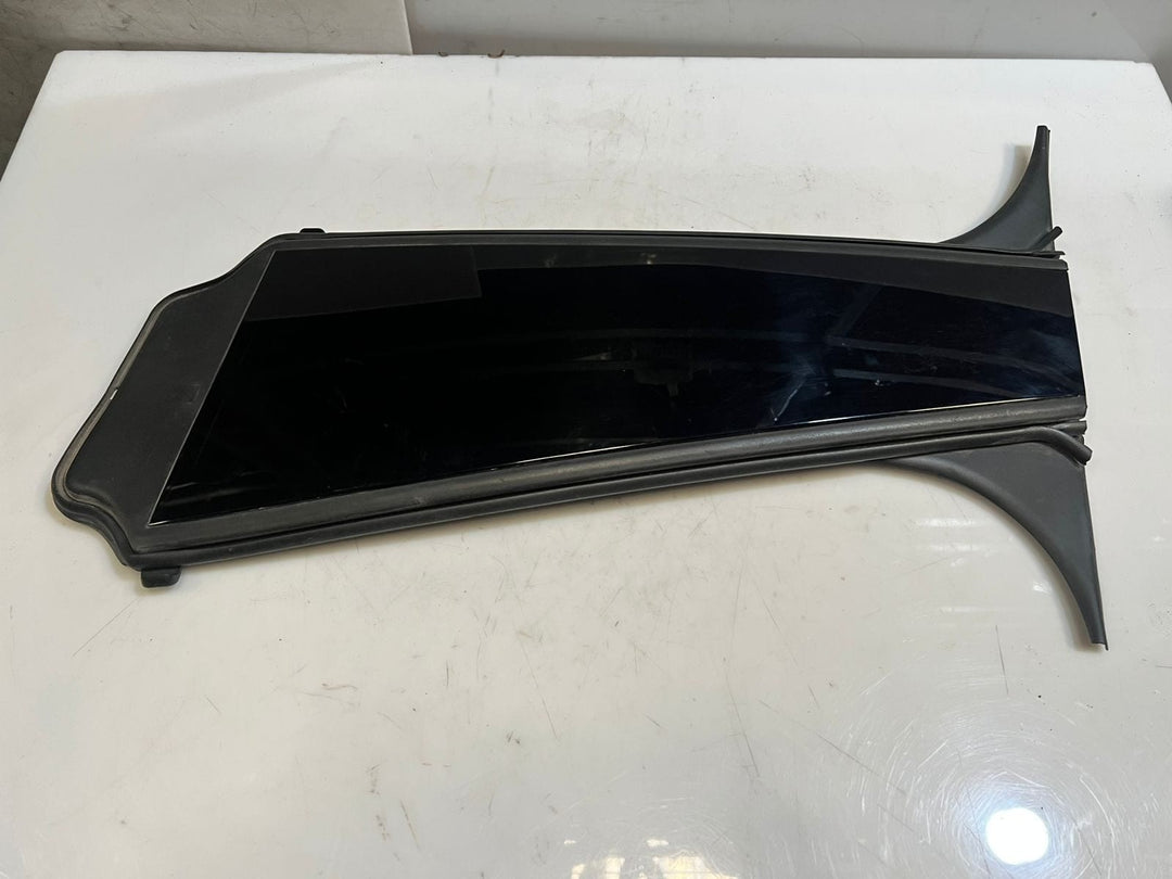 2023-2024 BMW iX 120 B-Pillar VERTICAL Trim Cover PANEL FRONT RIGHT 8491330 OEM