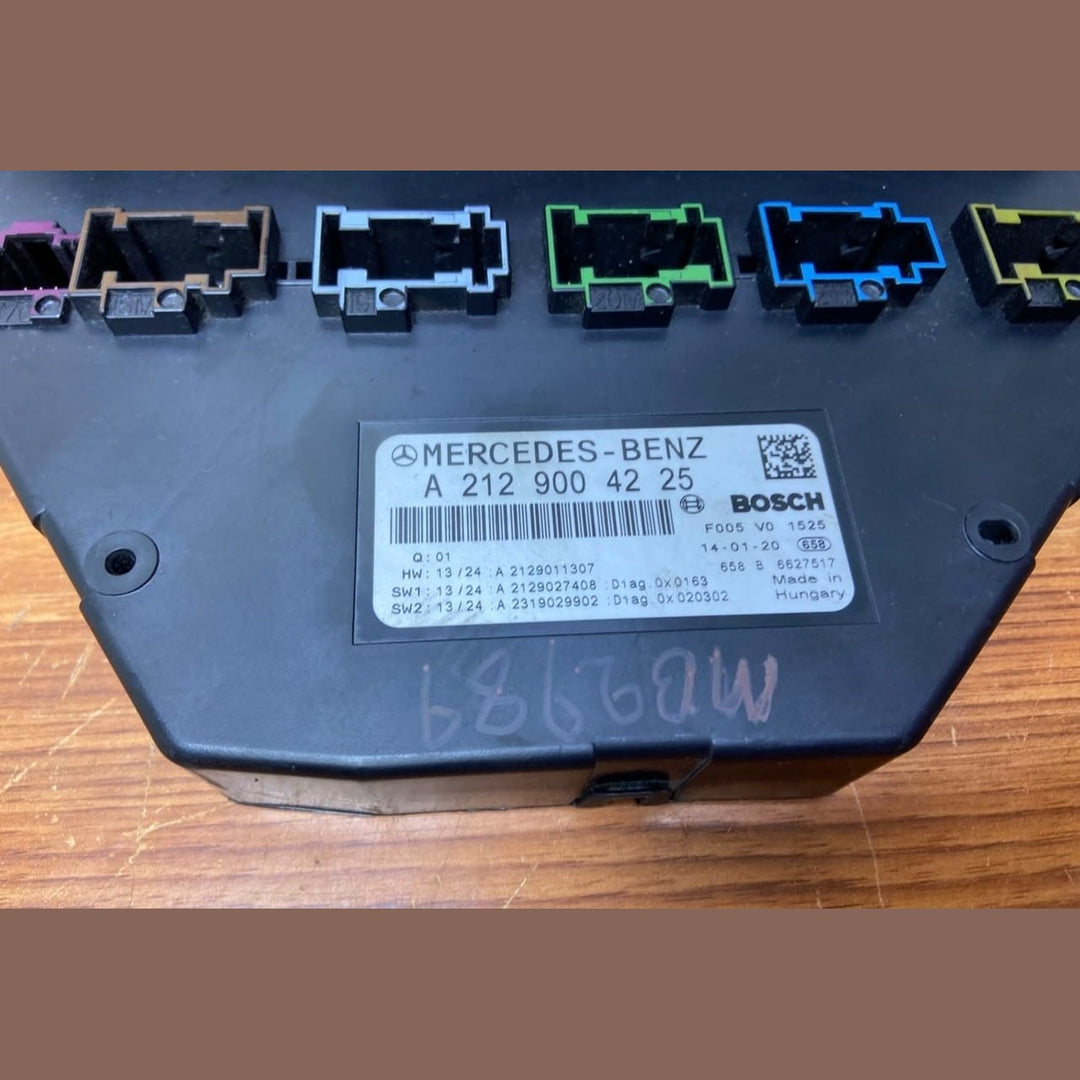 Mercedes-Benz Sam Control Module Front Integrated Fuse A2129004225 E-Class W212