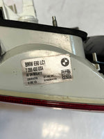 Bild in die Galerieansicht laden, 2009-2011 BMW 3 Series E90 323i Rear Right Tail BACK Light 7289430 USA OEM