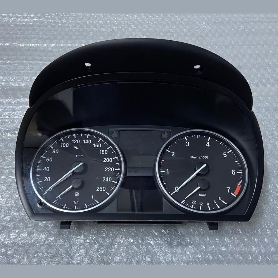 OEM BMW E90 E91 E92 E93 E84 Speedometer Instrument Cluster (KM/H) 9283809