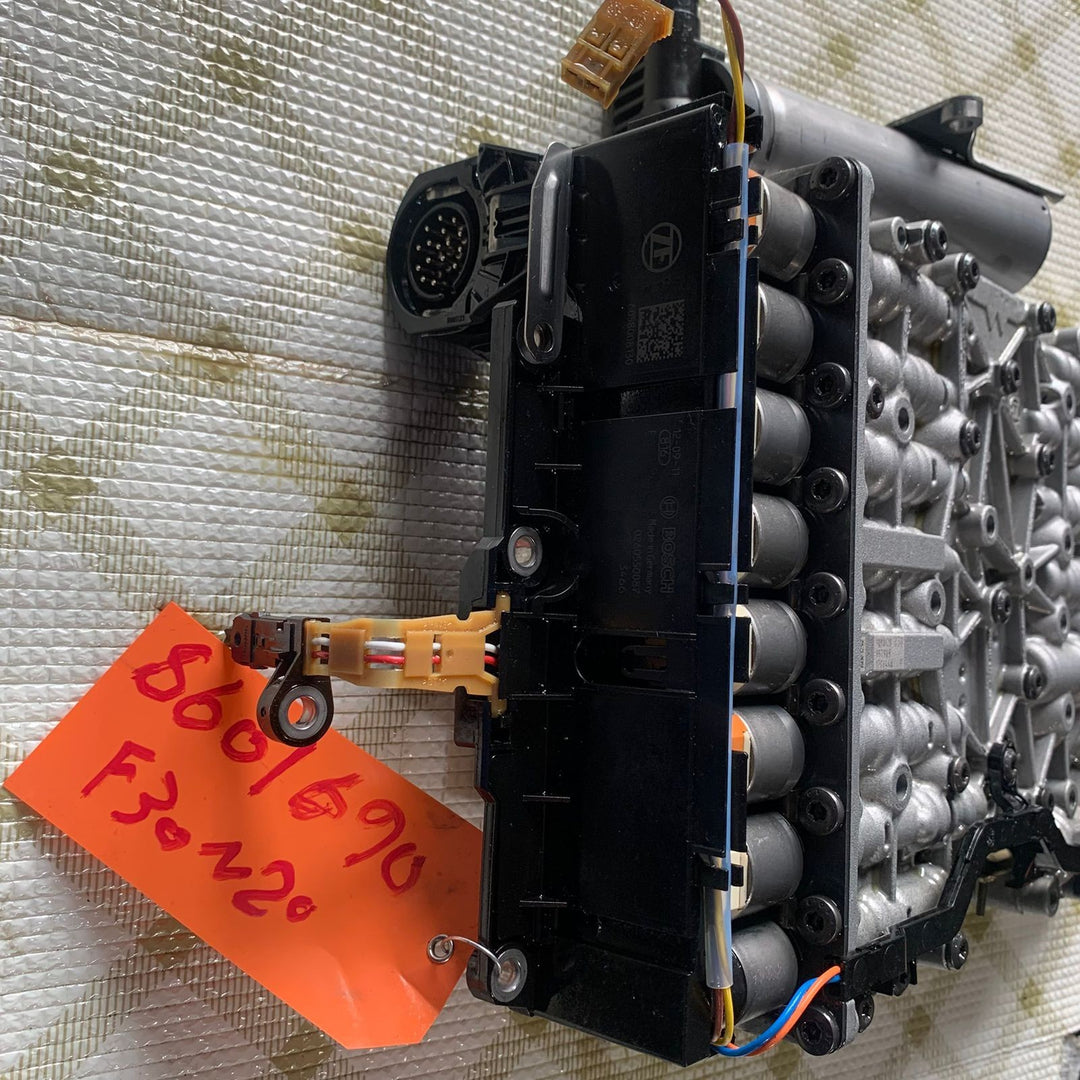 BMW F30 320I (N20) 8-HP TRANSMISSION VALVE BODY MECHATRONIC – P/N 8601690