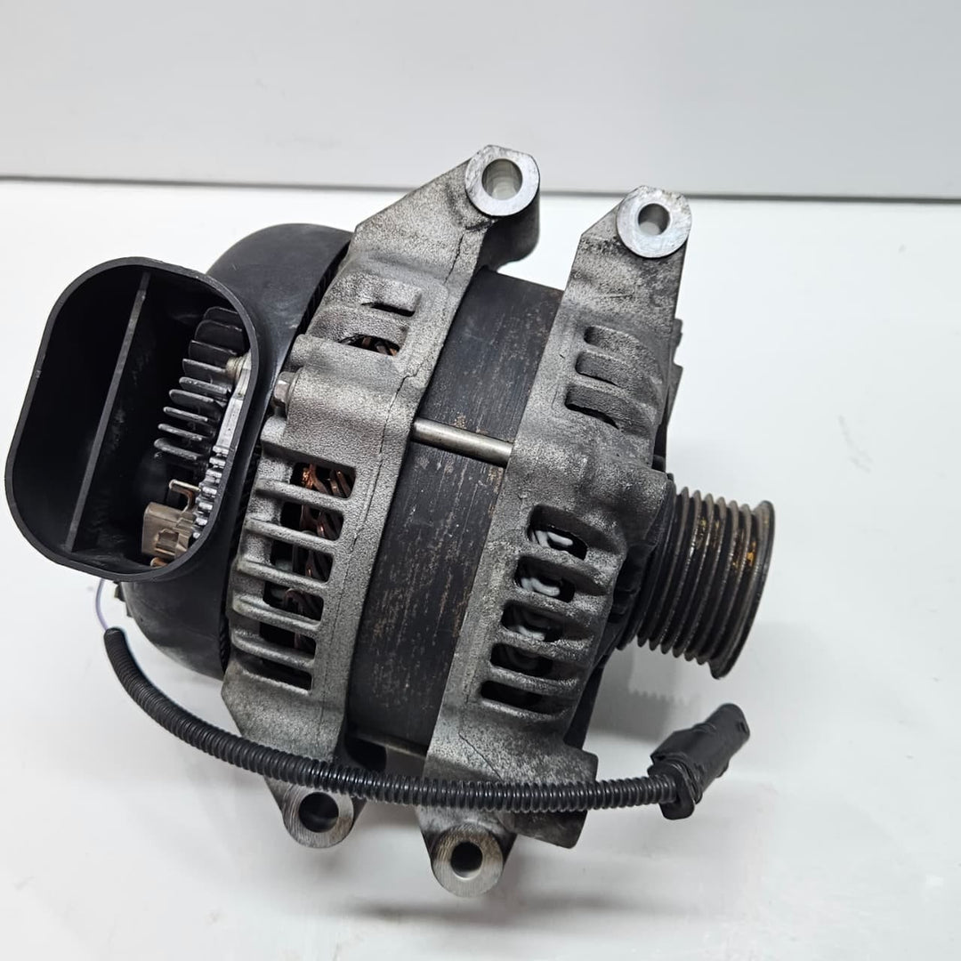 7606628-2010-2016 BMW M5 M6 F10 F06 X6M F86 4.4L turbo Engines Alternator OEM
