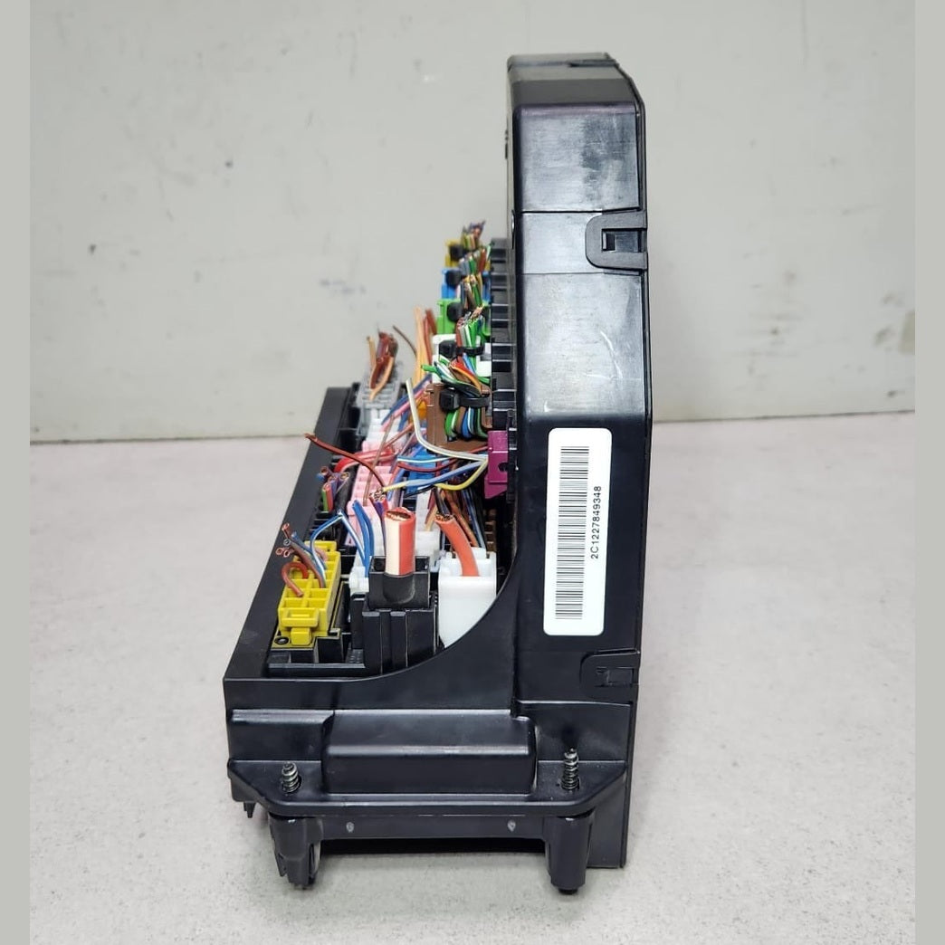 2006-2013 Mercedes-Benz W204 C-Class Fuse Box Control Module A2129003514 