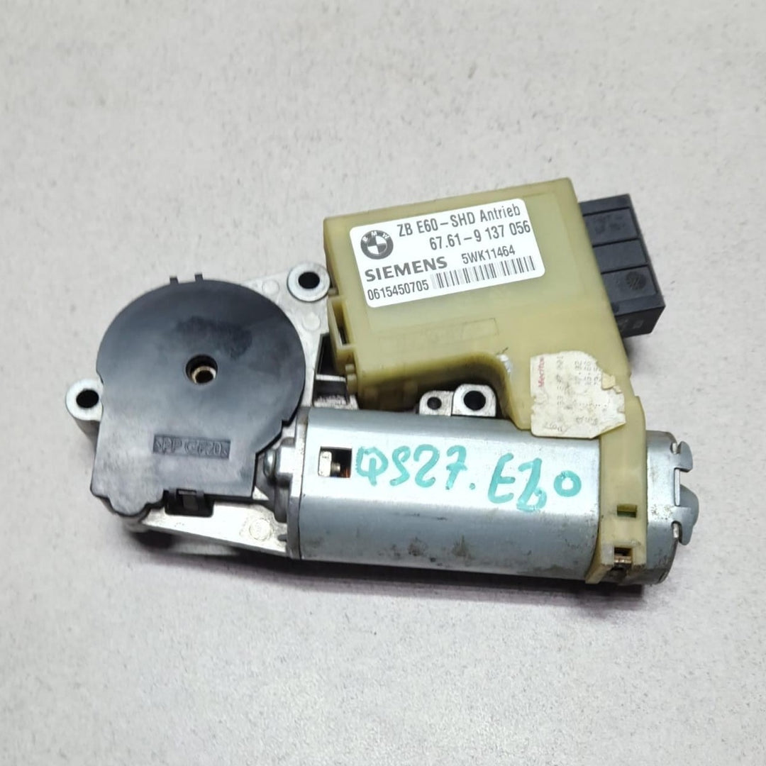 2008-2011 BMW 528i Sunroof Motor 9137056 5 Series E60 E61 OEM