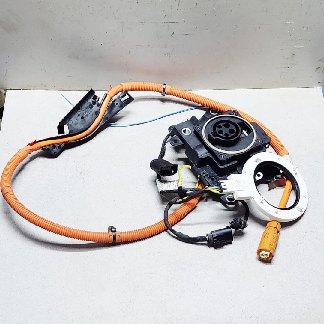 2016-2018 BMW 330e Hybrid Charging Cable Power Socket 6824112 OEM