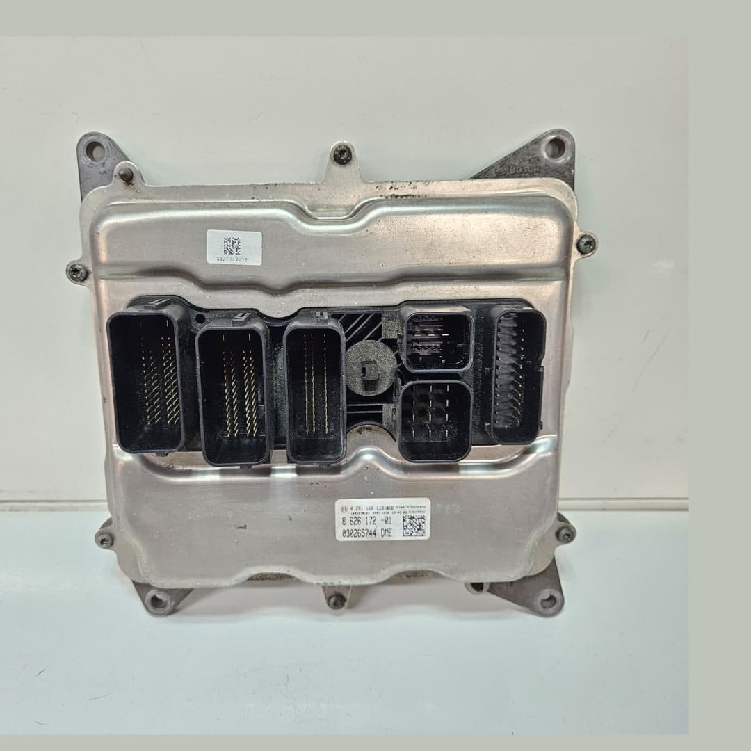 8626172-2014 BMW 5 Series F10 N20 520i MEVD17.2 Engine Control Unit DME Key Set