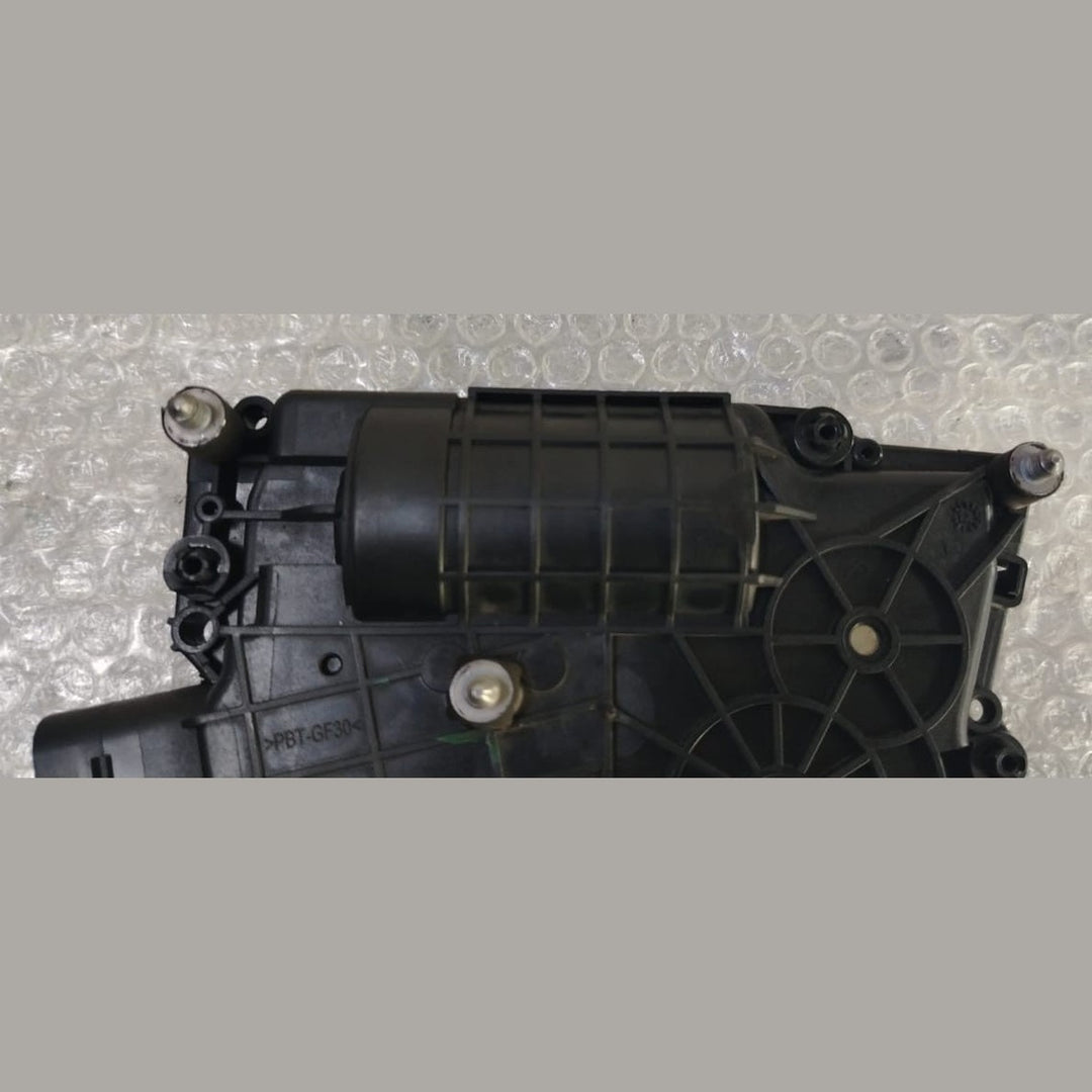 OEM BMW X5 E70  REAR RIGHT DOOR LOCK MECHANISM Automatic Closer 4153 3093 00