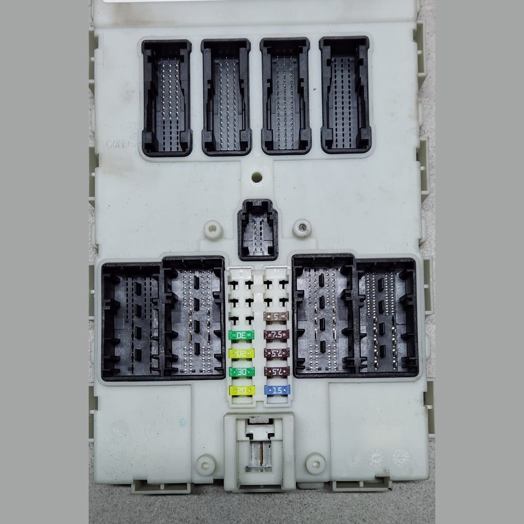 2012-2015 BMW 118i Engine Control Unit 8638198 F20 F30 OEM