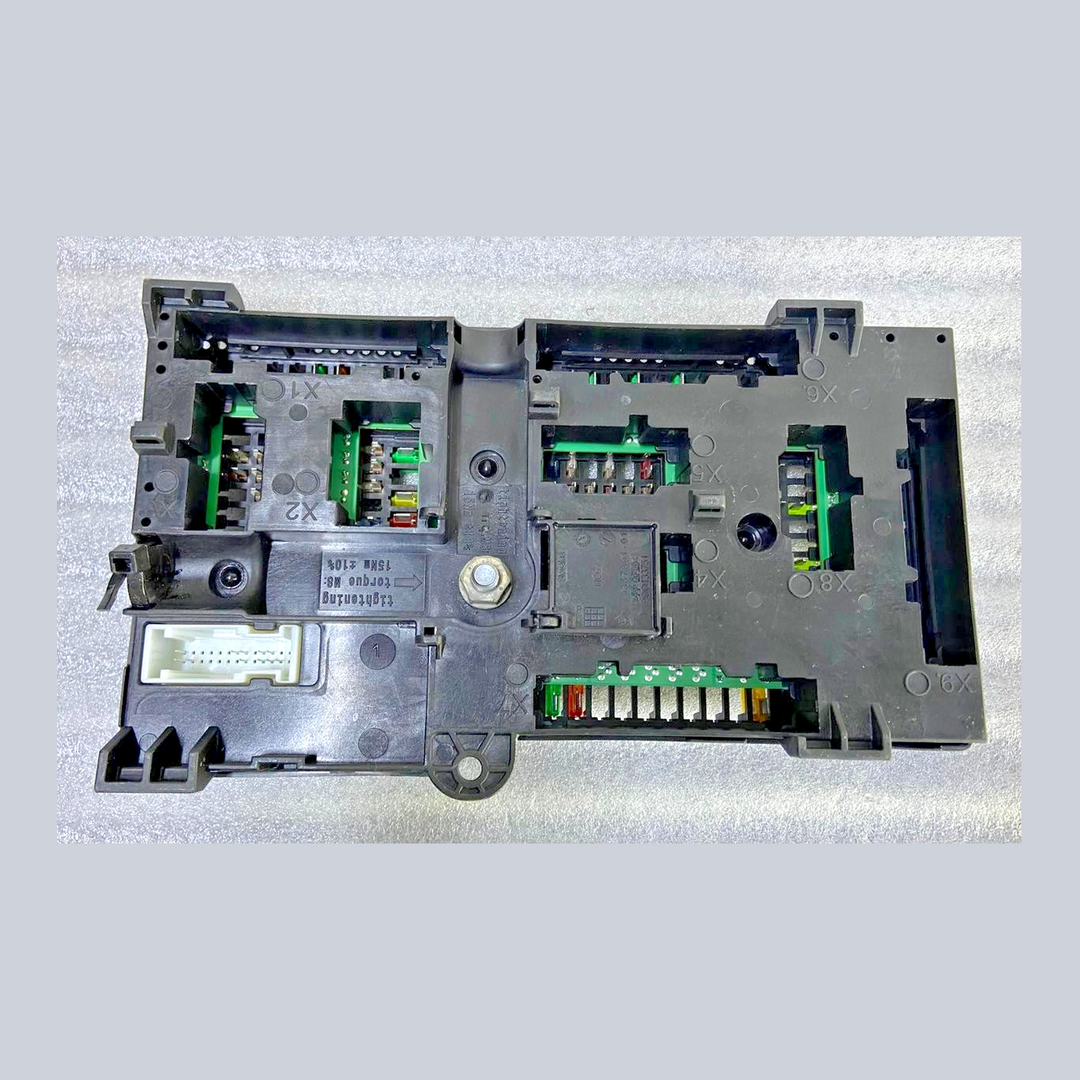 OEM BMW M3 M4 G80 G82 G83 Rear Power Distribution Fuse Box 5A0E7D0