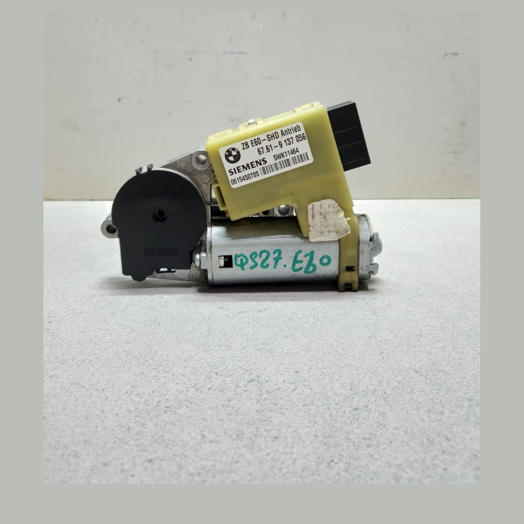 2008-2011 BMW 528i Sunroof Motor 9137056 5 Series E60 E61 OEM