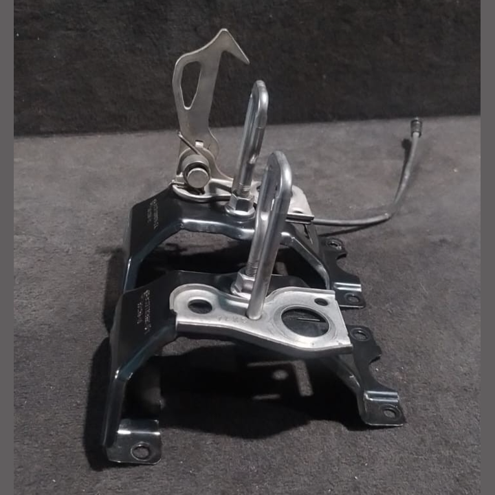 BMW X5 F15 X6 F16 UPPER HOOD LATCH STRIKER LEFT & RIGHT - 7308076