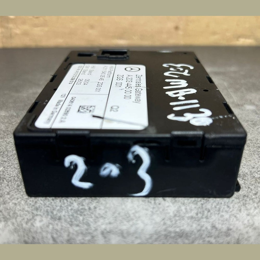 03-06 Mercedes W203 C-Class Central Gateway Control Module A203 4450000 OEM