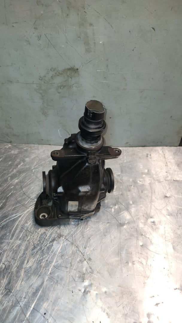 2008-2013 BMW 135i Rear Differential Carrier 7572054 135i 335i E82 I=3,46
