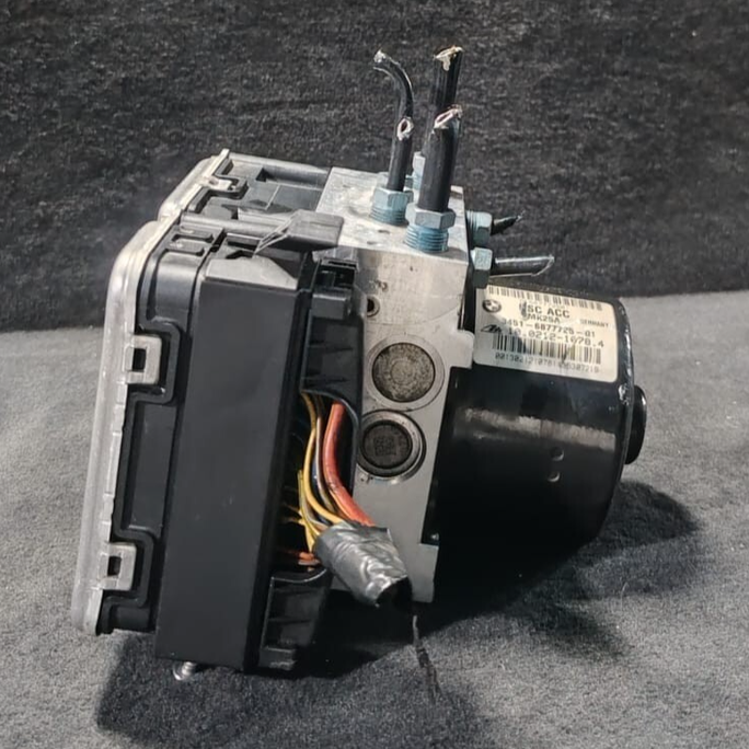 BMW F25 ANTI-LOCK BREAKING SYSTEM ABS MODULE PUMP OEM - 6877726