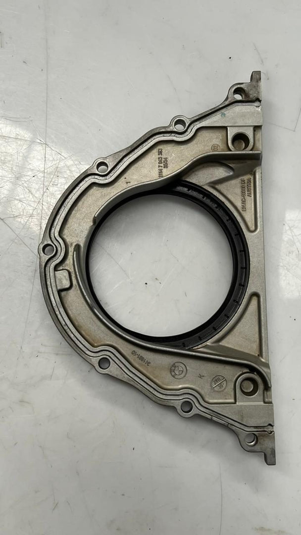 12-16 BMW M5 F10 S63 V8 Engine Crankshaft Housing Seal Bracket 1114 7843353