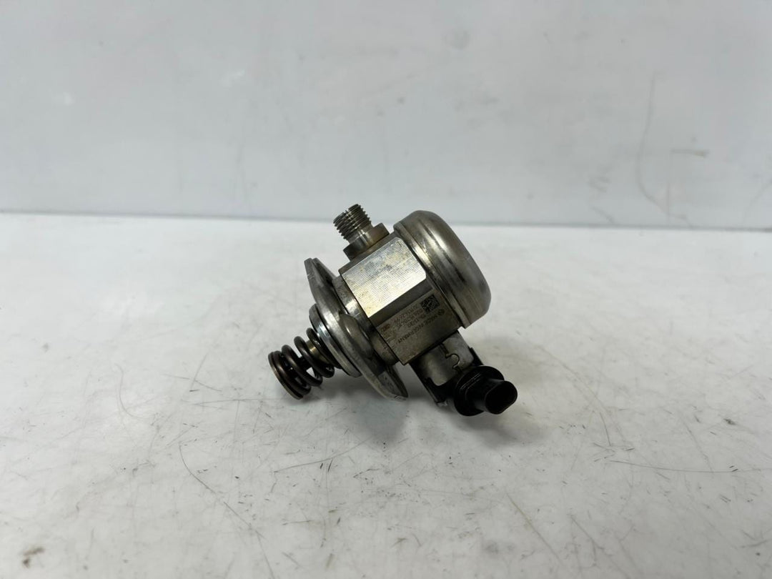 2016-2019 BMW 750Li 7' 5' G11 G12 G30 4.4L V8 N6 High Pressure Fuel Pump 8643464