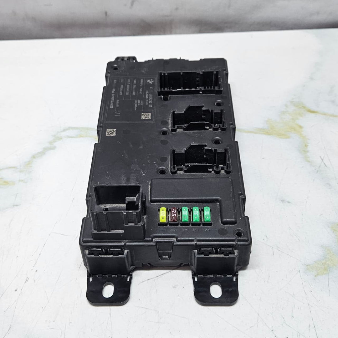 2012-2016 BMW F30, F31, F32 328i Rear Body Control Module 6819332 OEM