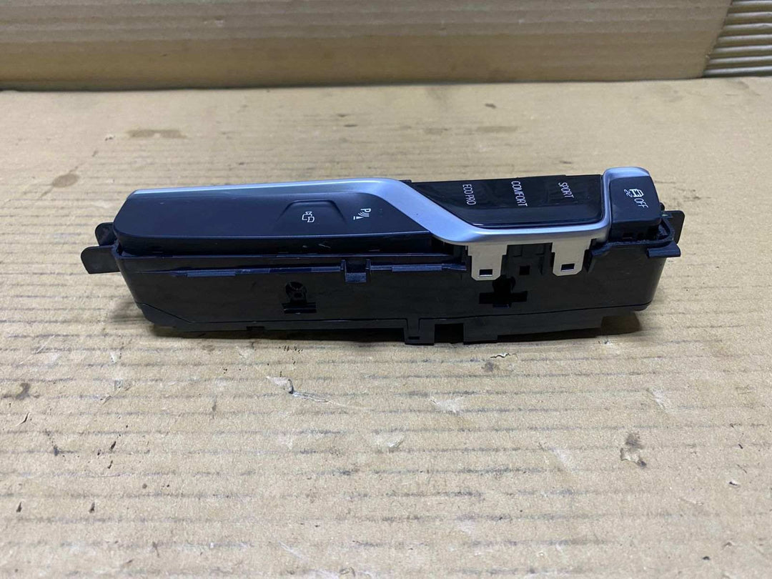 BMW Center Console Switch Operating Unit 6843922 RHD 5 Series G30 G31 and X3 G01