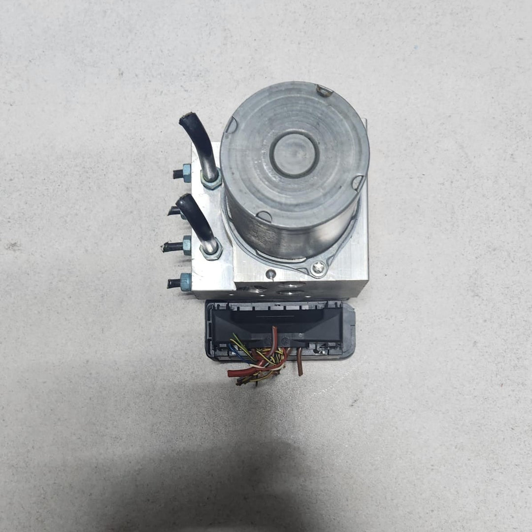 2015-2018 BMW X5 Abs Pump Control Module 6884733 X5 and X6