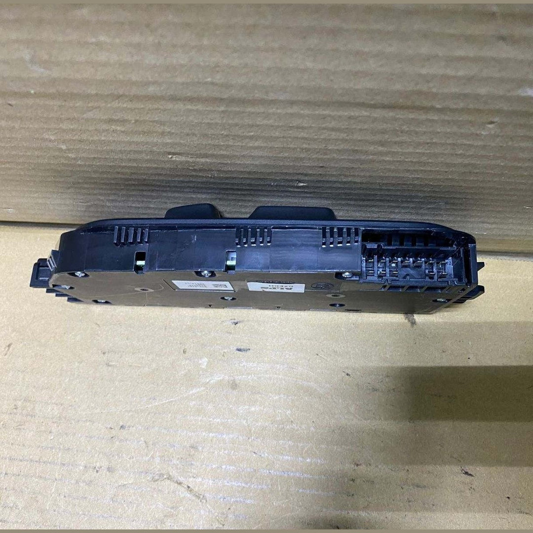 2018-2023 BMW 540i Seat Adjustment Power Control Switch 9458828 G30 G31 5 Series