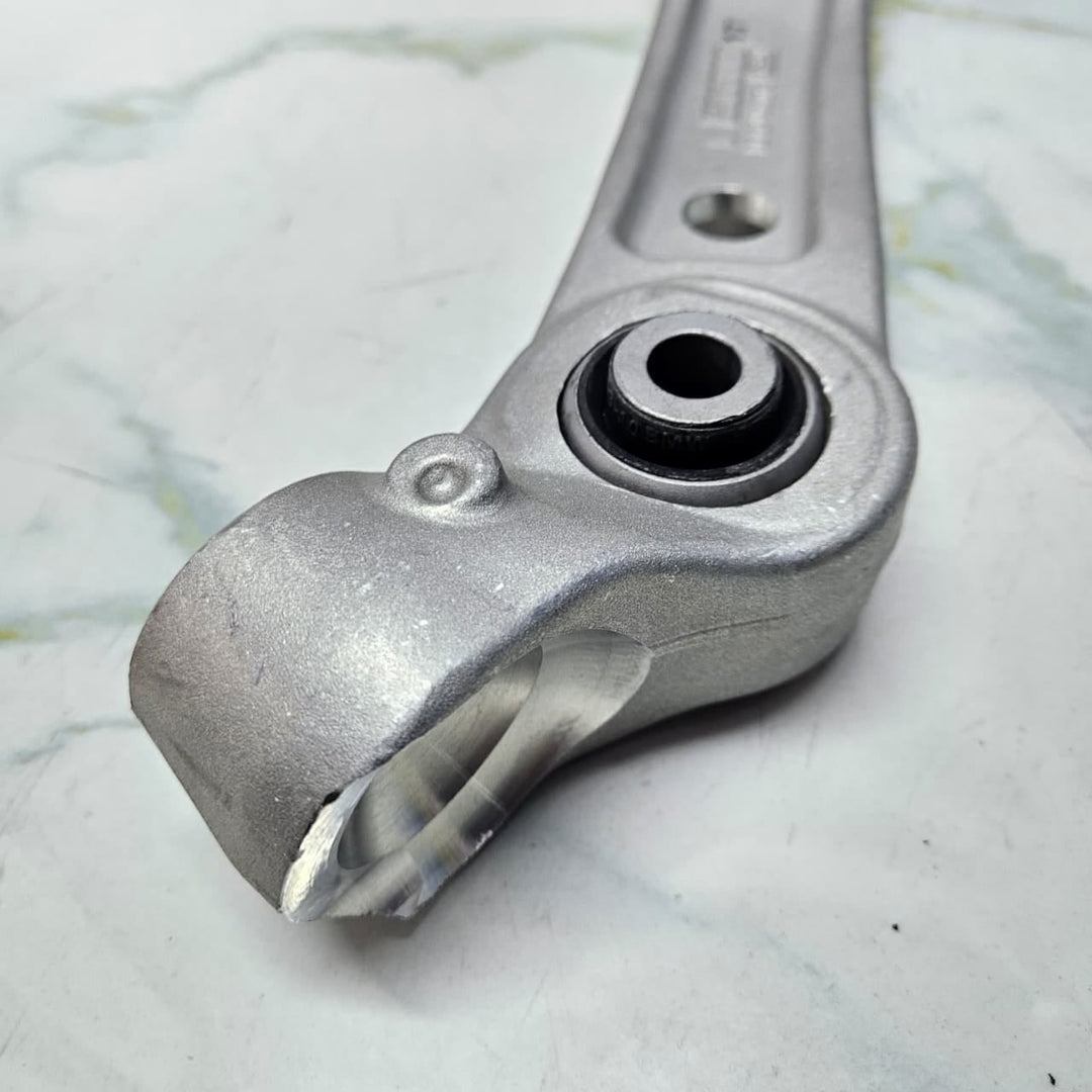 BMW 5 Series G30 Front Suspension Control Arm Front Left Lower Rubber 6861181 