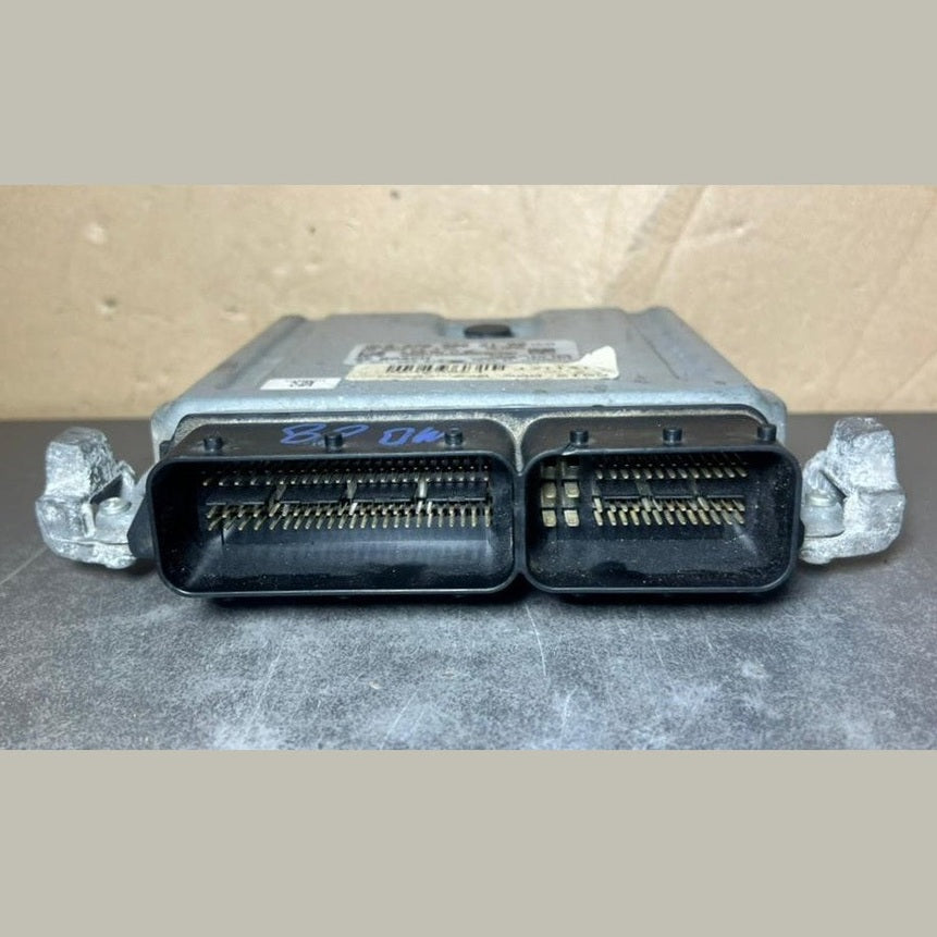 12-18 Mercedes W246 CLA GLA Engine Control Module Unit ECM ECU A270 9002100 OEM