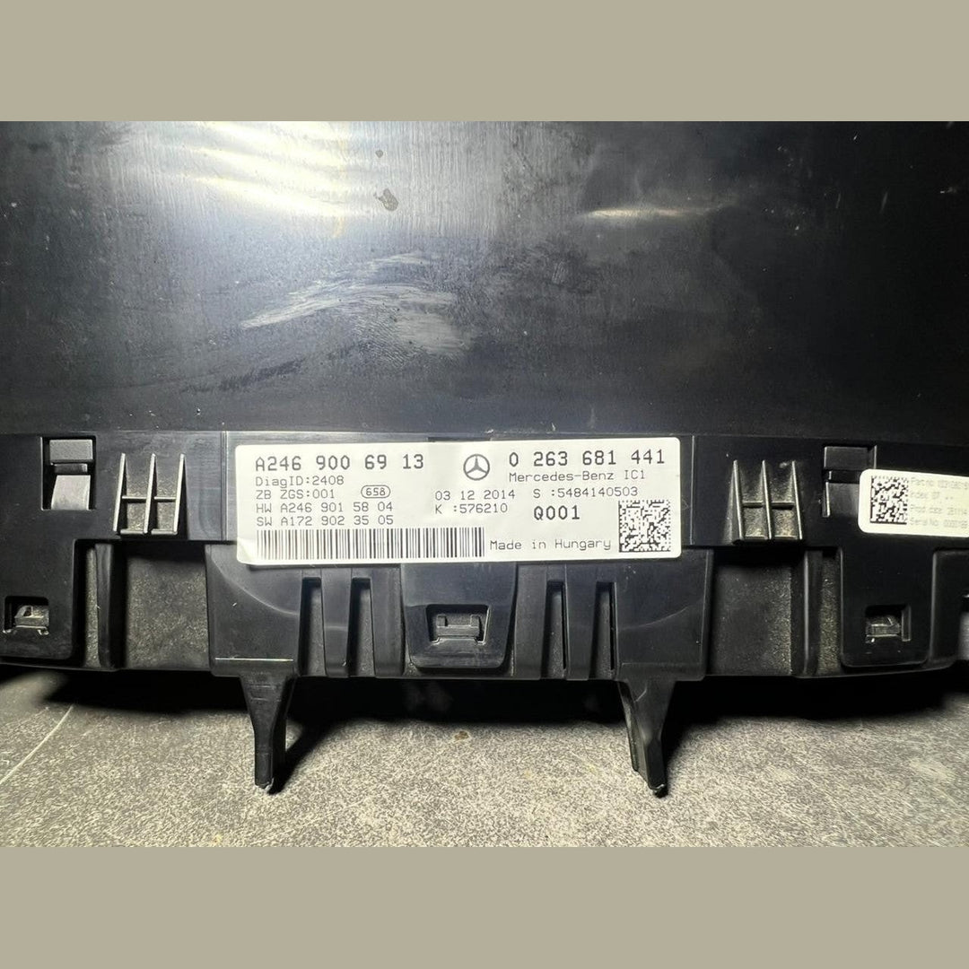 2012-2014 Mercedes-Benz W246 B-Class Instrument Cluster Speedometer A246 9006913