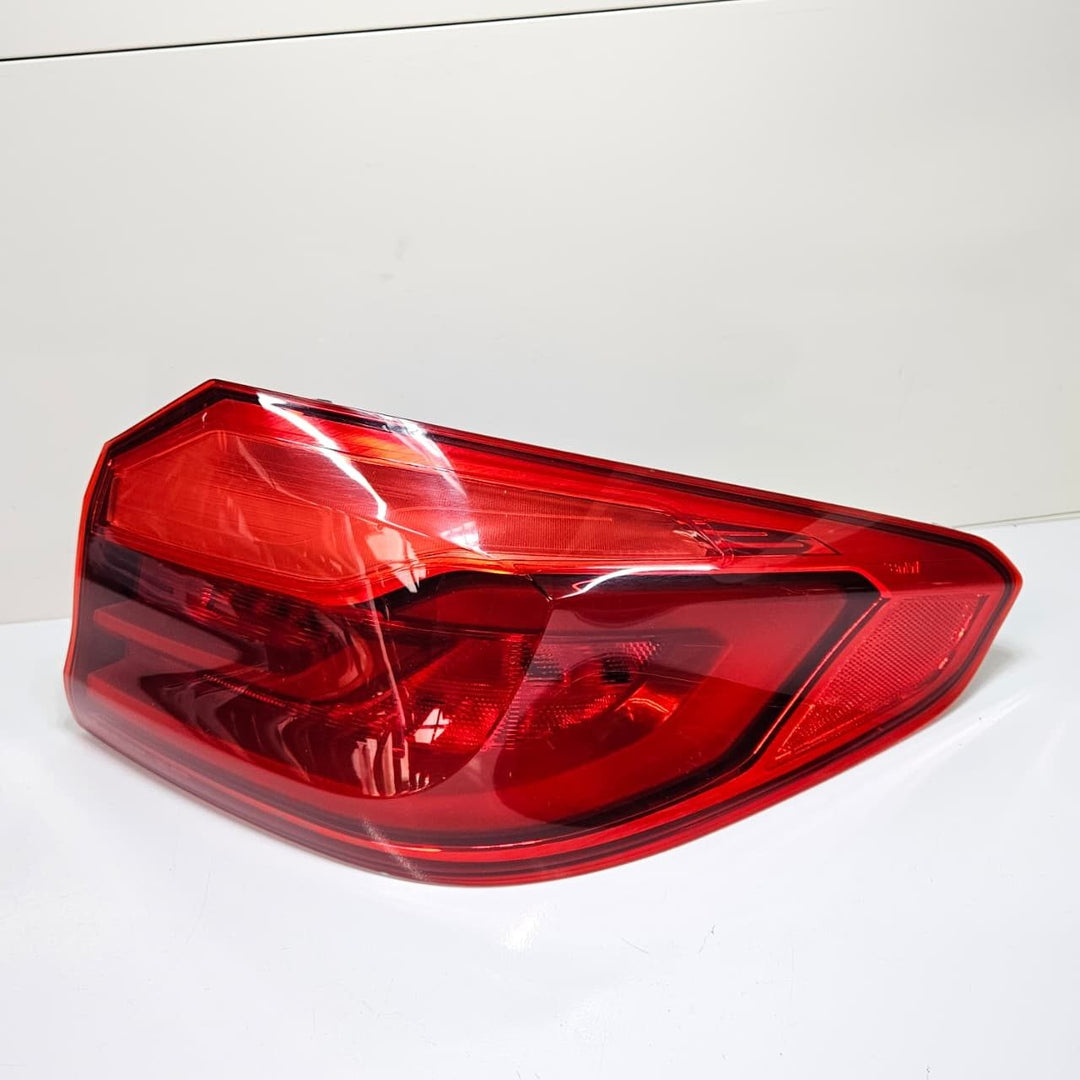 OEM BMW 5 Series G30 Tail Light Right Side 7376464 2016-2018