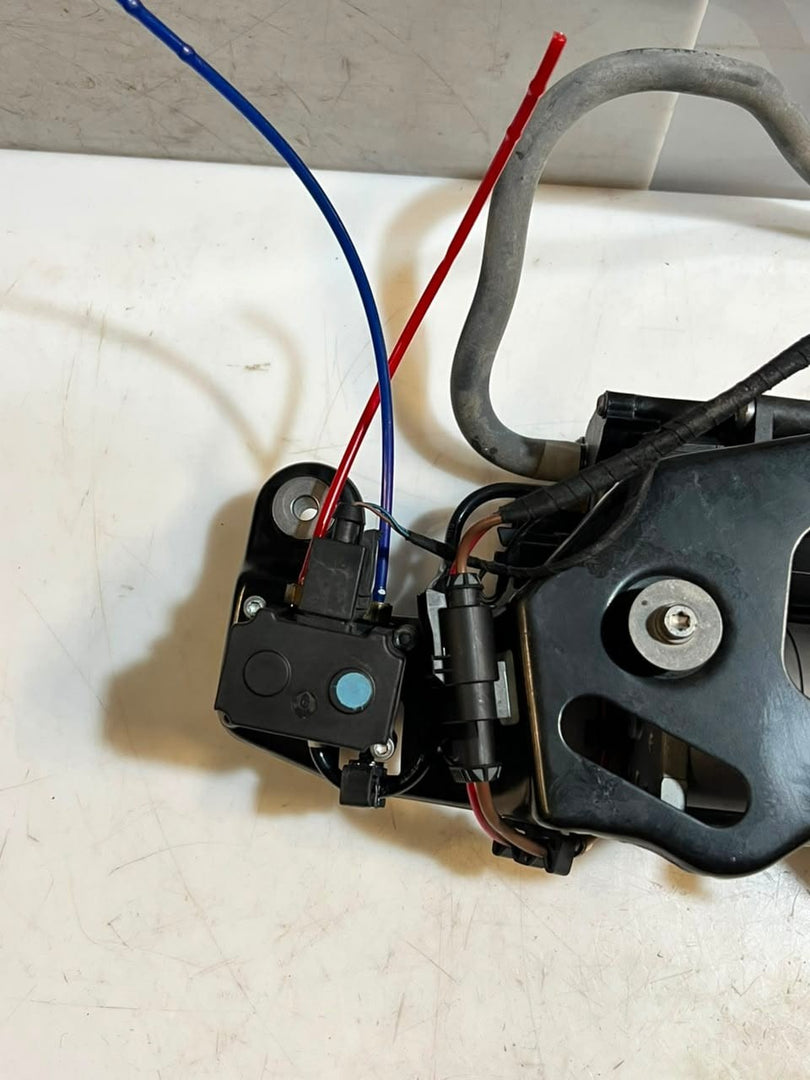 2013-2019 BMW X5 F15, F85, and X6 F16 AIR Suspension Compressor PUMP 26071611