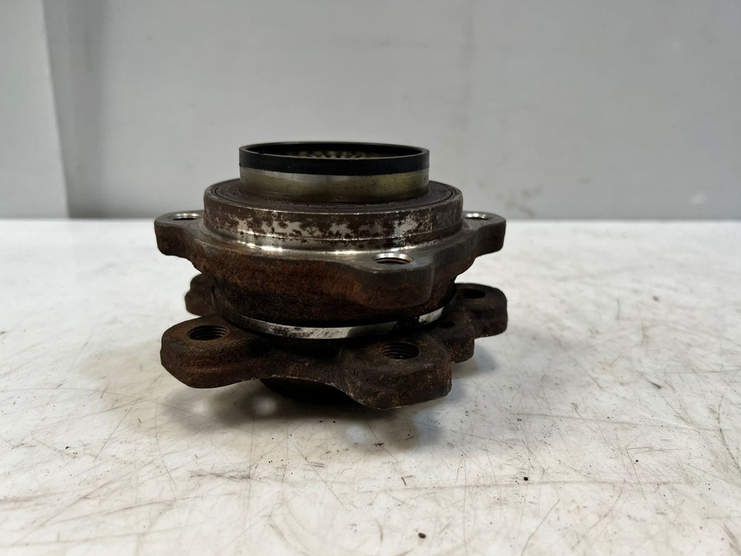 2017-2022 BMW X3 3 Series G20 X-Drive G01 Wheel Hub 2959579 OEM