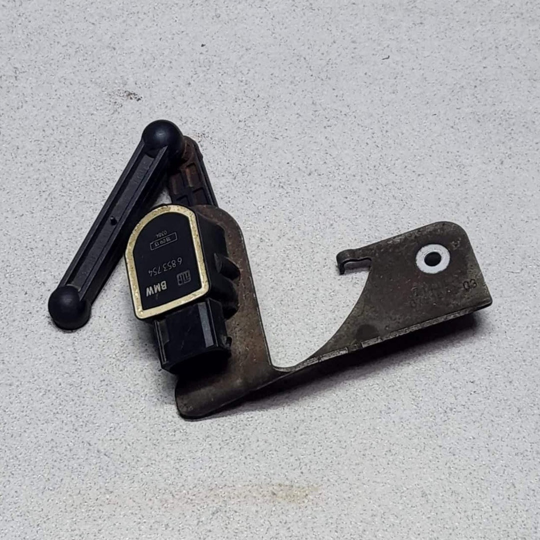 BMW Headlight Level Sensor Front 6853754  3 Series E90 E91 E92 X1 E84 and X5