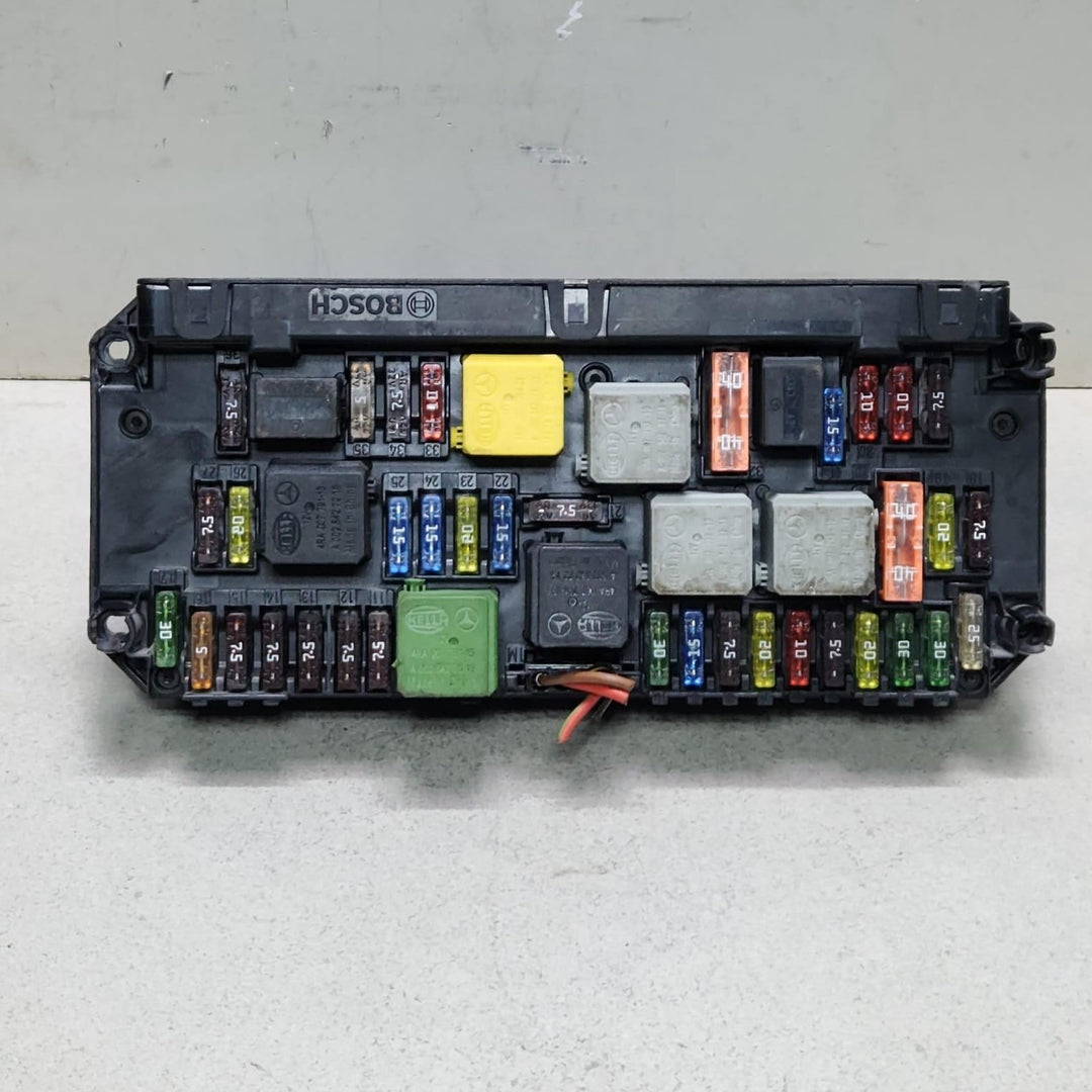 2012-16 Mercedes E200 Front SAM Fuse Box Control Module A2129004911 E-Class W212