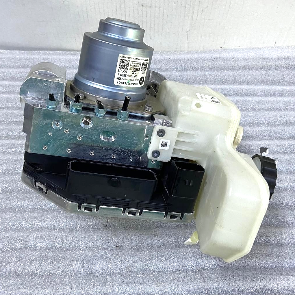 OEM BMW M3 G80M4 G82 G83 ABS Pump Modulator Controller Reservoir 7907545 7907546
