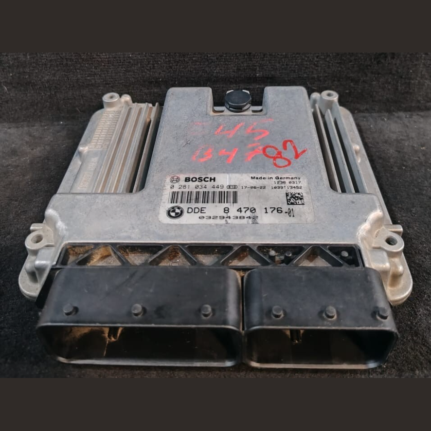 BMW 3 F30 F35 F31 ENGINE CONTROL UNIT/MODULE ECU ONLY OEM - 8470176