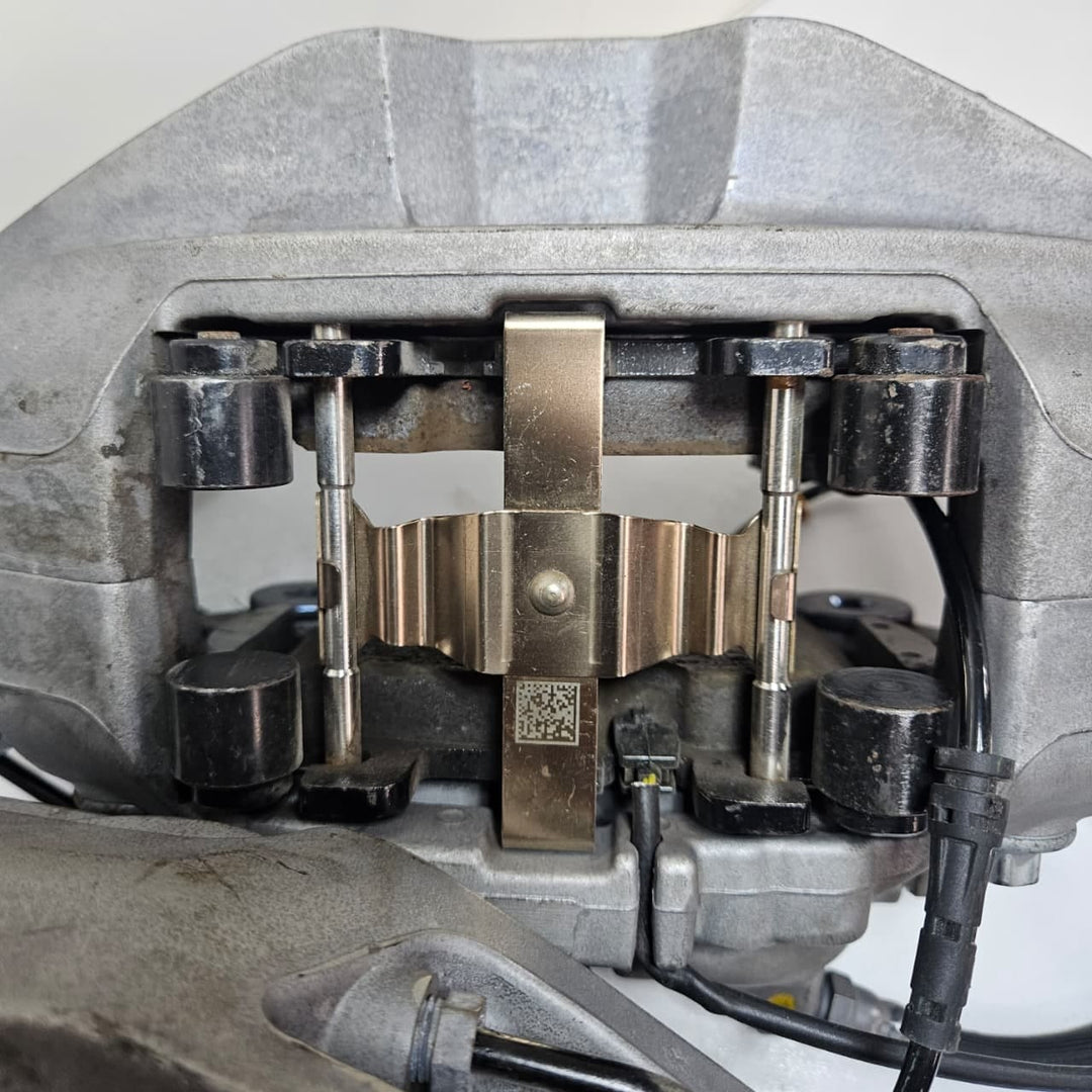 2019-2025 BMW X5 X6 X7 Front Right Left Brake Caliper 8843332-8843331 OEM 
