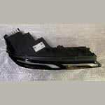 قم بتحميل الصورة إلى عارض الصور، OEM 2023-2024 BMW 7 SERIES G70 RIGHT DRL DAYTIME RUNNING LIGHT LED 9450080